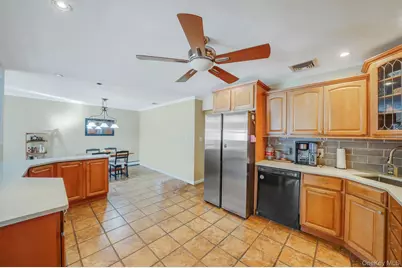 23 Pearsall Place, Deer Park, NY 11729 - Photo 16