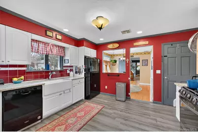 108 Williamsburg Court, Balmville, NY 12550 - Photo 16