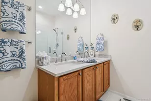 223 Kettles Ln, Medford, NY 11763 - Photo 20