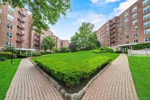 1300 Midland Ave, Yonkers, NY 10704 - Photo 4