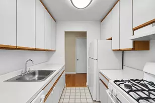 1300 Midland Ave, Yonkers, NY 10704 - Photo 12
