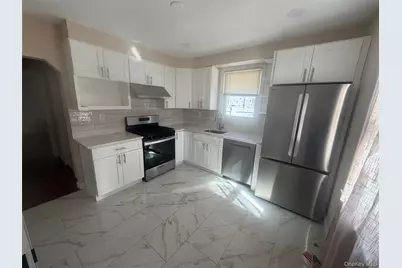 73 Willoughby Avenue, Hicksville, NY 11801 - Photo 2