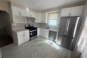 73 Willoughby Ave, Hicksville, NY 11801 - Photo 2