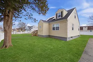 12 S Prospect St, Copiague, NY 11726 - Photo 2