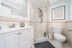 86-34 Francis Lewis Blvd, Holliswood, NY 11432 - Photo 32