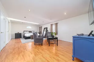 86-34 Francis Lewis Blvd, Holliswood, NY 11432 - Photo 20