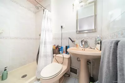 86-34 Francis Lewis Boulevard, Hollis, NY 11432 - Photo 34