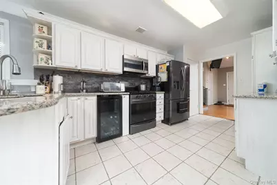 86-34 Francis Lewis Boulevard, Hollis, NY 11432 - Photo 14