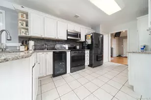 86-34 Francis Lewis Blvd, Holliswood, NY 11432 - Photo 14