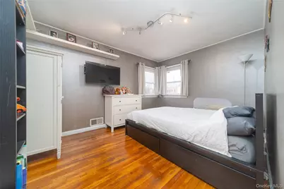 86-34 Francis Lewis Boulevard, Hollis, NY 11432 - Photo 18