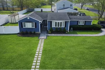 178 Spur Drive S, Bay Shore, NY 11706 - Photo 2