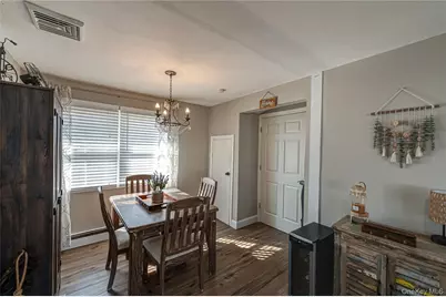 178 Spur Drive S, Bay Shore, NY 11706 - Photo 18