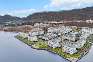 3 Harbor Pointe Dr, Haverstraw, NY 10927 - Photo 2