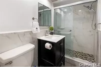 21 Canterbury Road #6, Great Neck, NY 11021 - Photo 26