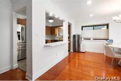 21 Canterbury Road #6, Great Neck, NY 11021 - Photo 16