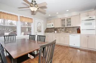 38 Westlyn Dr, Bardonia, NY 10954 - Photo 8