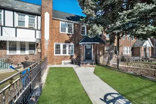 114-23 200th St, Saint Albans, NY 11412 - Photo 2