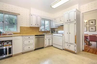 238 Rosehill Avenue, New Rochelle, NY 10804 - Photo 10