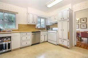 238 Rosehill Ave, New Rochelle, NY 10804 - Photo 10