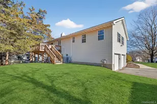 13 Timberline Dr, Poughkeepsie, NY 12603 - Photo 40