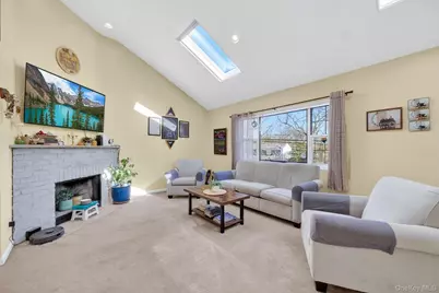 13 Timberline Drive, Poughkeepsie, NY 12603 - Photo 6