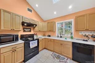 13 Timberline Dr, Poughkeepsie, NY 12603 - Photo 14