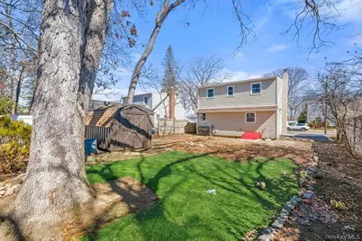 189 Trouville Road, Copiague, NY 11726 - Photo 16