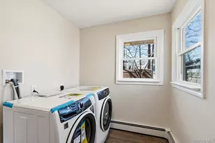 189 Trouville Rd, Copiague, NY 11726 - Photo 12