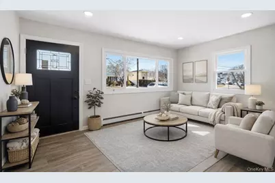 189 Trouville Road, Copiague, NY 11726 - Photo 4