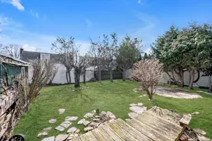 54 Garfield Pl, East Northport, NY 11731 - Photo 14