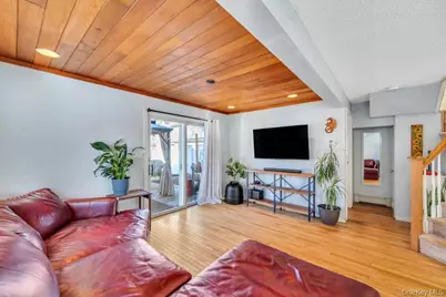 80 Parkway Boulevard, Ronkonkoma, NY 11779 - Photo 4