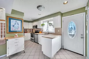 80 Parkway Blvd, Ronkonkoma, NY 11779 - Photo 8