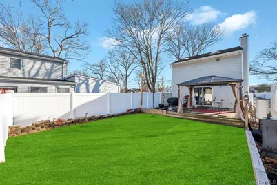 80 Parkway Boulevard, Ronkonkoma, NY 11779 - Photo 18