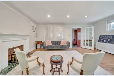 122-05 Metropolitan Avenue, Kew Gardens, NY 11415 - Photo 18