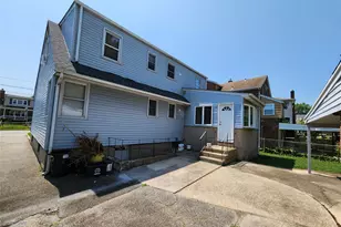 29 Lenox Ave, Westbury, NY 11590 - Photo 2