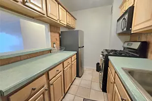 87-70 173 St, Jamaica, NY 11432 - Photo 6