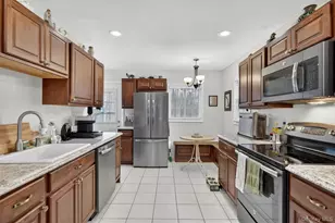 8 Van Wyck Dr, Poughkeepsie, NY 12601 - Photo 8