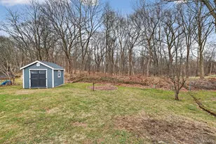 8 Van Wyck Dr, Poughkeepsie, NY 12601 - Photo 18