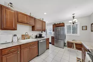 8 Van Wyck Dr, Poughkeepsie, NY 12601 - Photo 10