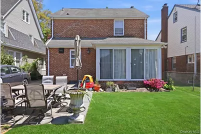 100 W Poplar Street W, Floral Park, NY 11001 - Photo 20