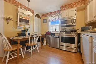 100 W Poplar Street W, Floral Park, NY 11001 - Photo 10