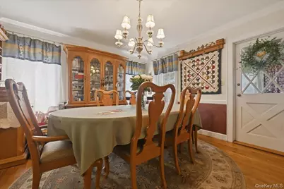 100 W Poplar Street W, Floral Park, NY 11001 - Photo 8