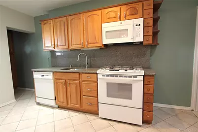 84-07 63rd Avenue, Middle Village, NY 11379 - Photo 6