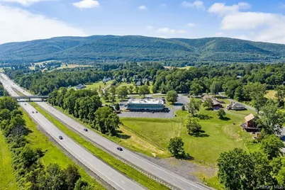 70 Pleasant Hill Road, New Windsor, NY 12553 - Photo 16