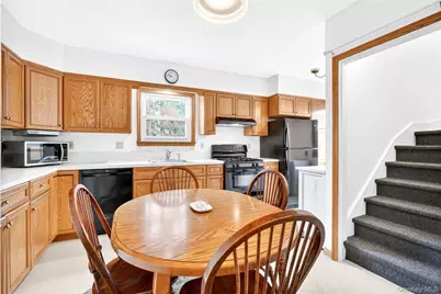 8 W Palisades Avenue, Nanuet, NY 10954 - Photo 12