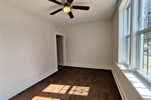 98 Montgomery St, Poughkeepsie, NY 12601 - Photo 2