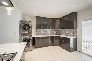 9511 238th St, Floral Park, NY 11001 - Photo 12