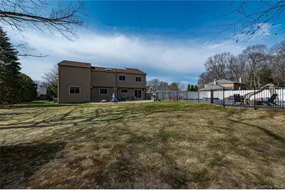 19 Tamara Court, Melville, NY 11747 - Photo 2