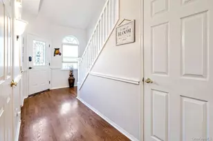 128 Cinnamon Ct, Melville, NY 11747 - Photo 4