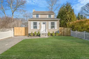 33 Wood Ave, Mastic, NY 11950 - Photo 2